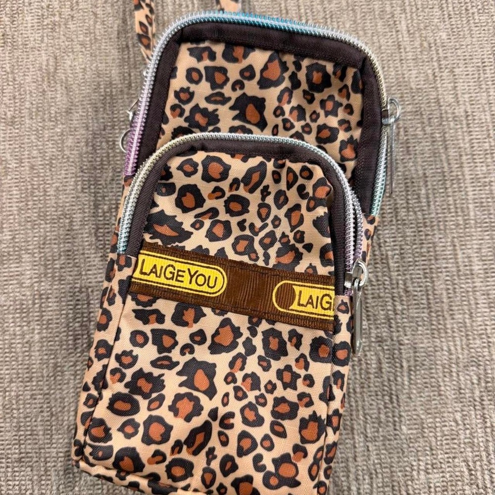 LAIGEYOU Leopard Print Nylon Crossbody Phone Bag Brown Tan Animal Pouch